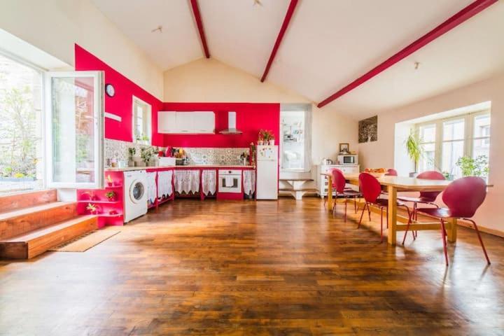 Eymoutiers  Appartement Rouge Avec Jardin מראה חיצוני תמונה